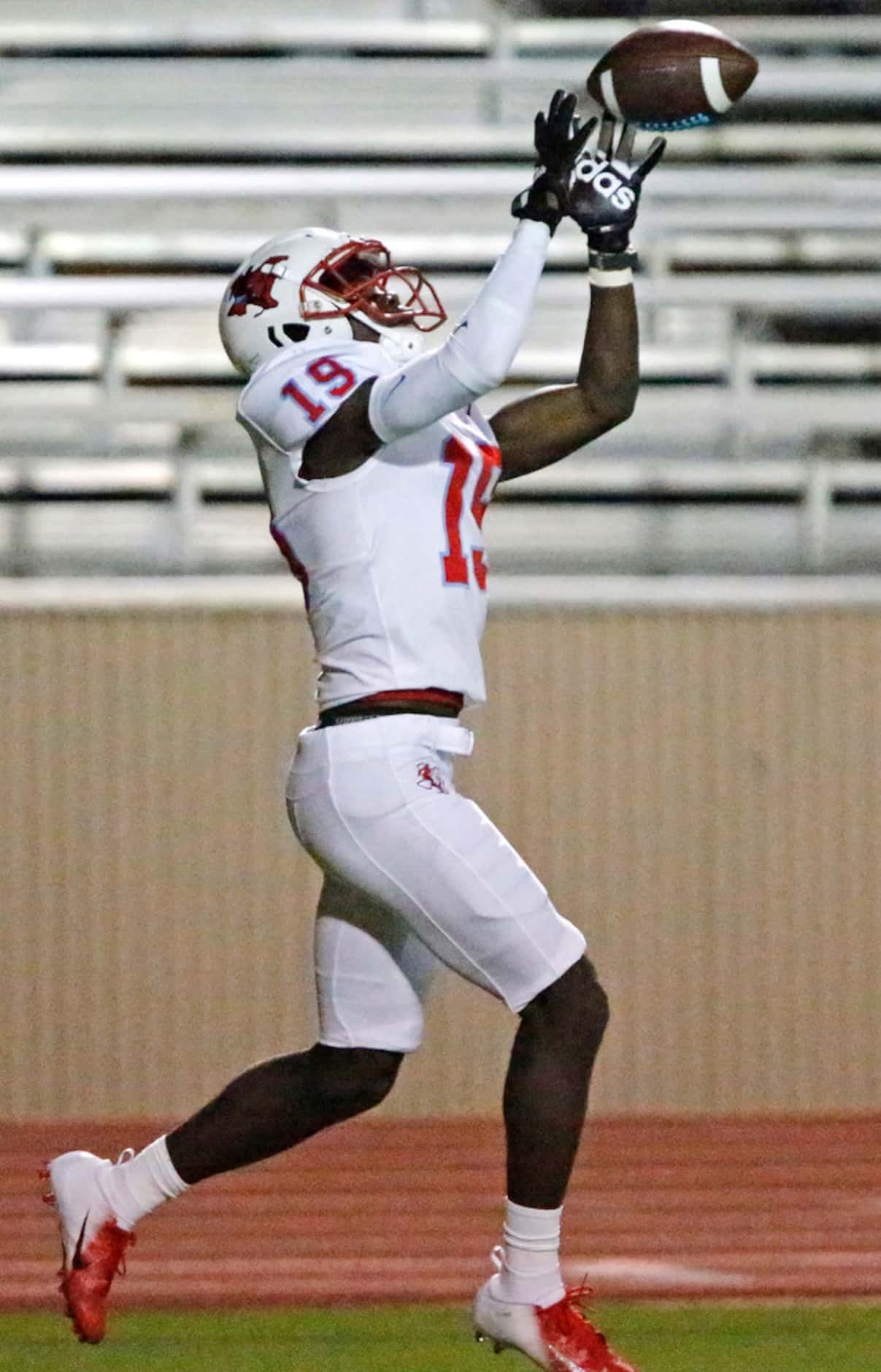 Skyline High School wide receiver Arabia Bradford Jr. (19)  catches a touchdown pass during...