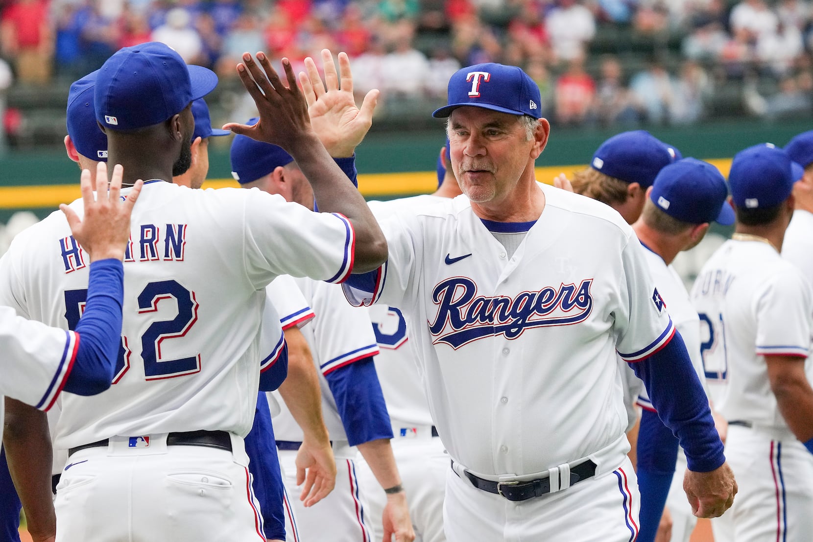 Rangers hire Bruce Bochy as new manager after disappointing season 