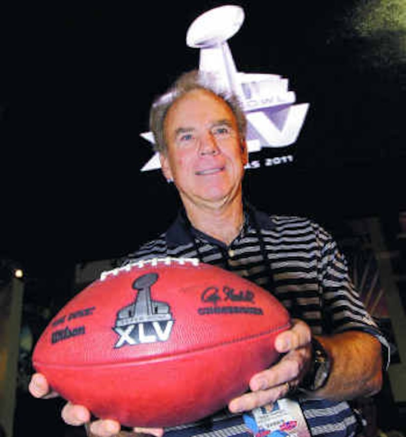  Roger Staubach led the winning North Texas team for the 2011 Super Bowl. 