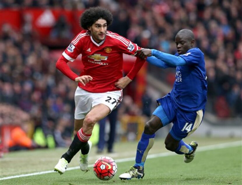 Marouane Fellaini y el Manchester United empataron a un gol con N’Golo Kante y el Leicester...