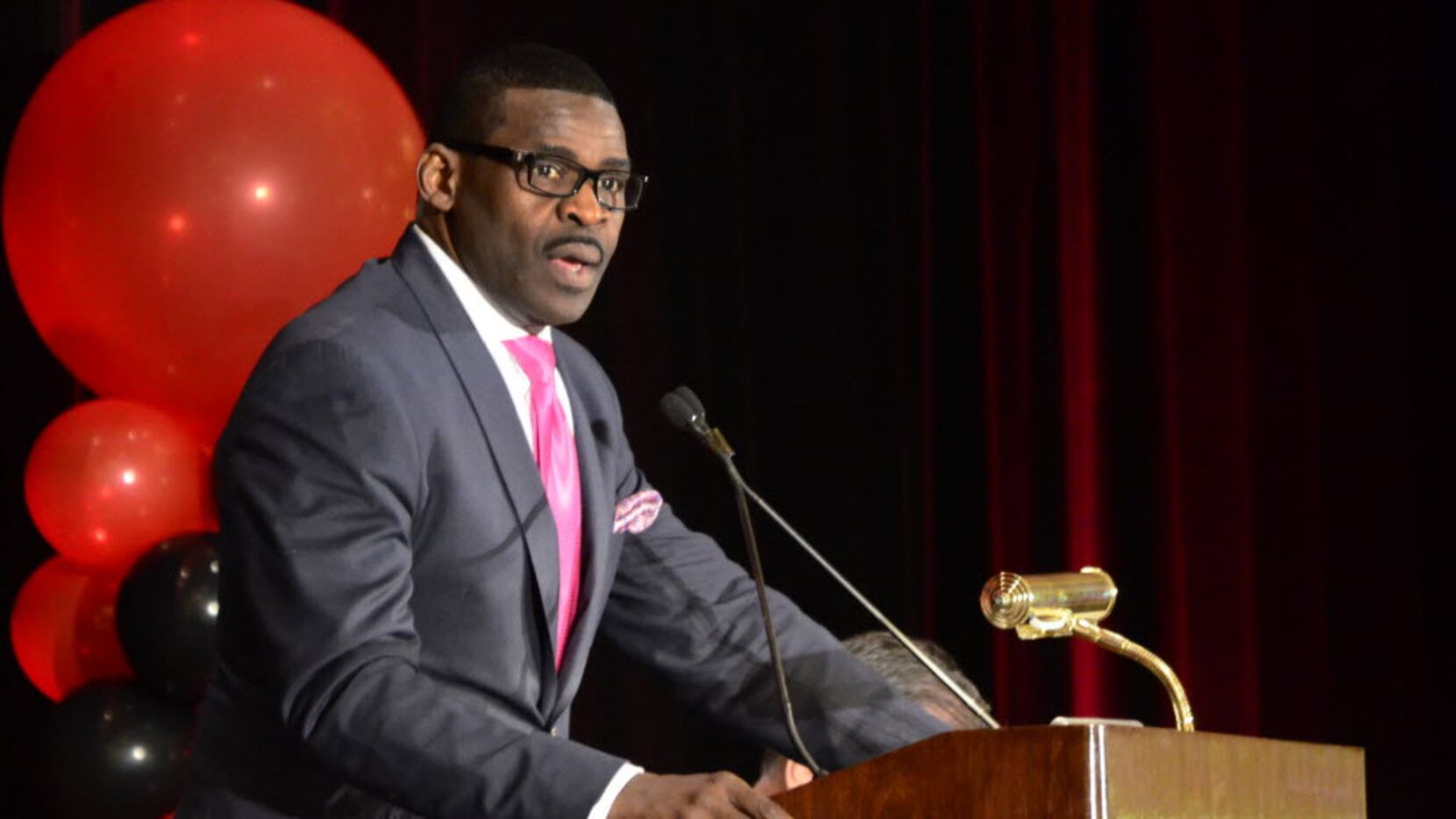 Hall of famer and former Dallas Cowboys football star Michael Irvin speaks about the dangers...