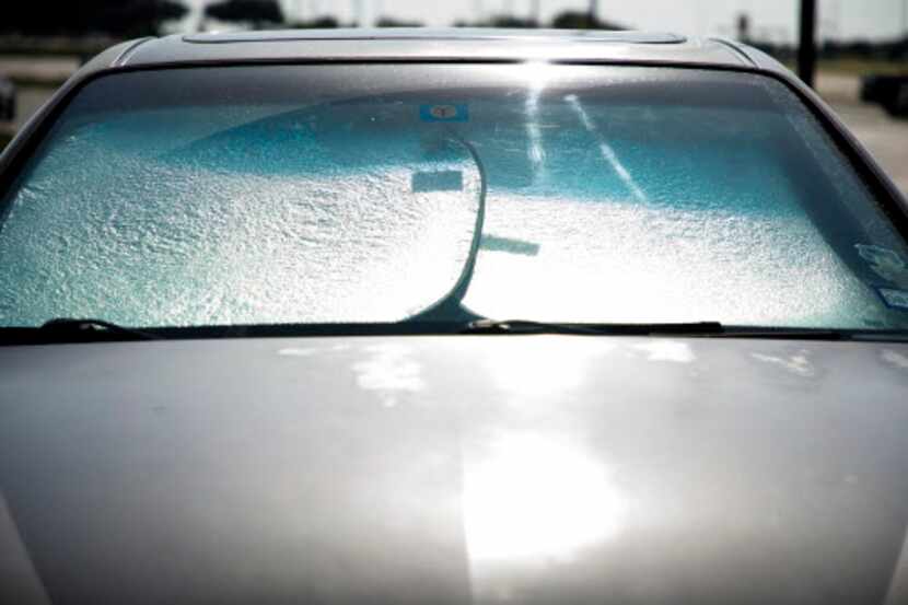 Las temperaturas en el interior de un vehículo durante un día caluroso pueden rebasar los...