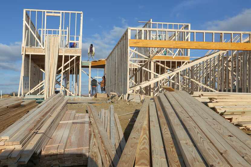 D-FW builders started fewer houses in the fourth quarter.