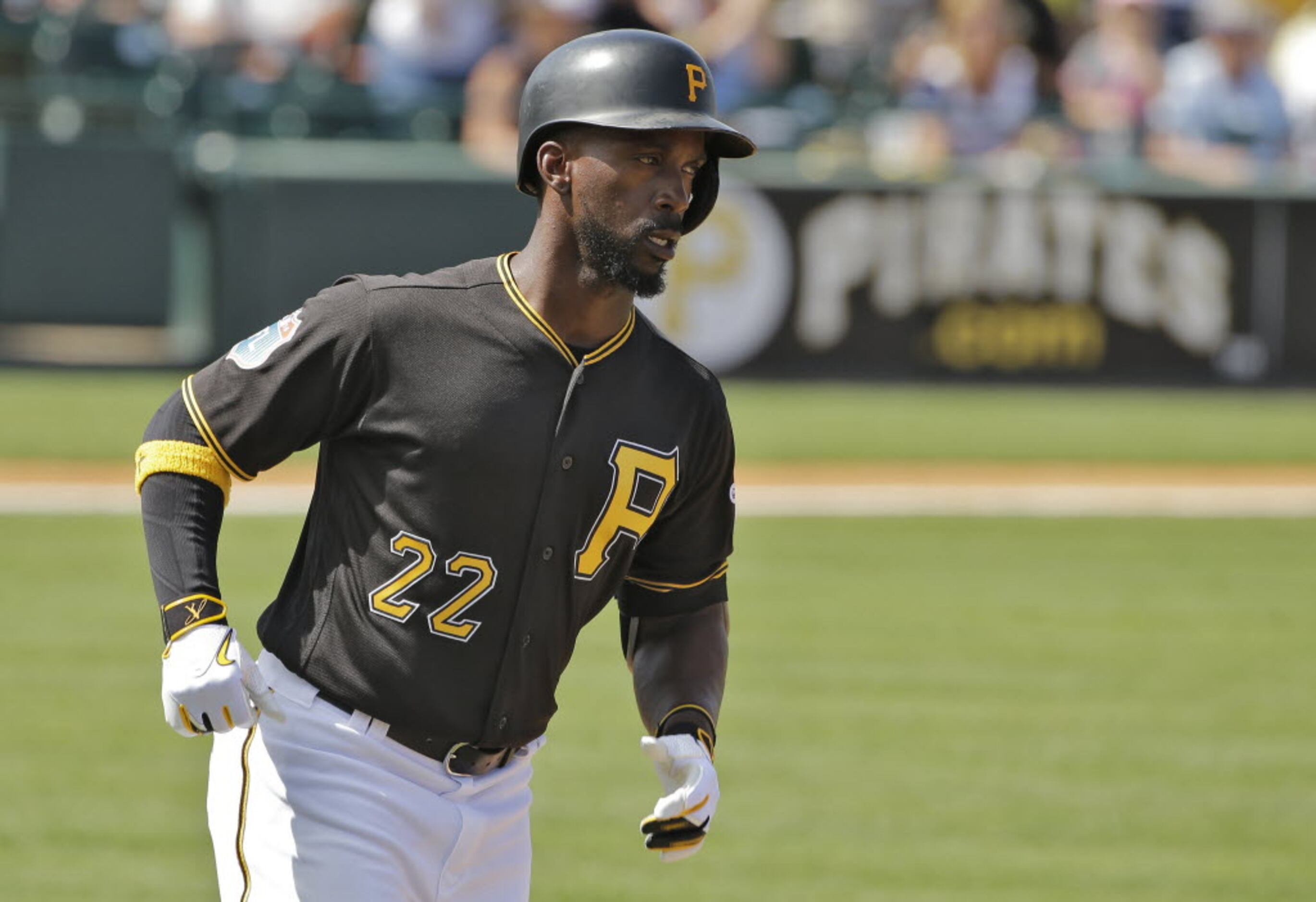 AP source: OF Andrew McCutchen returning to Pirates on one-year deal