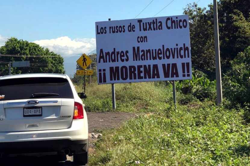 Una pancarta de apoyo a Andrés Manuel López Obrador, candidato de MORENA en México.(AGENCIA...