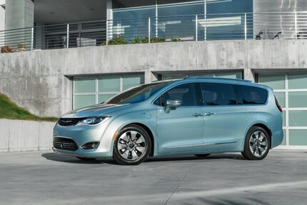 The 2017 Chrysler Pacifica Hybrid