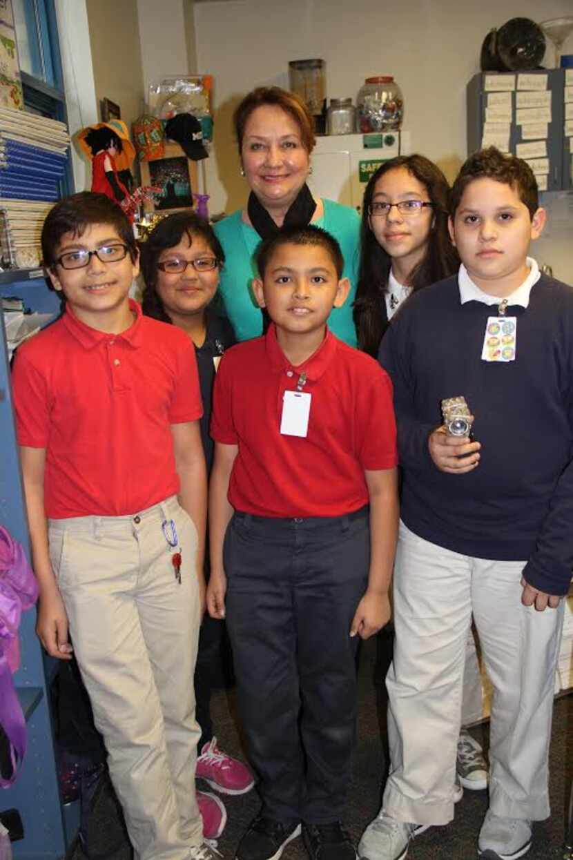 
Texas First Lady Cecilia Abbott visits students at Thomas Haley Elementary School.
