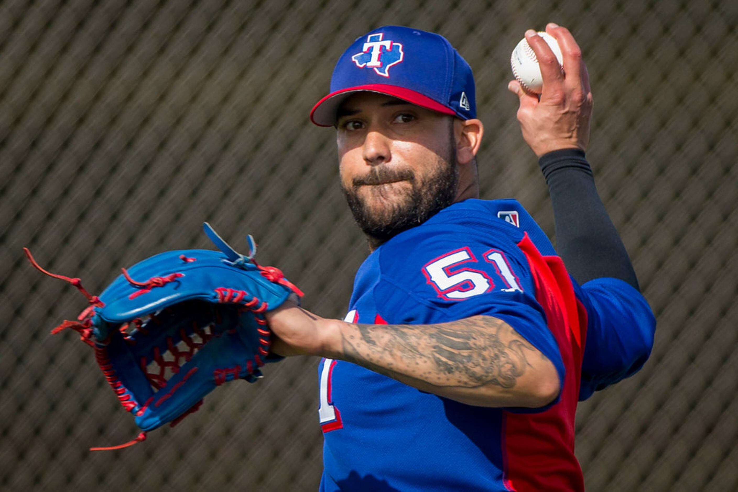 As Rangers look to shape pitching staff, return of Jesse Chavez