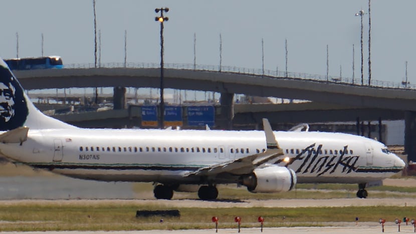 Alaska Airlines resumes flights after nationwide grounding for tech issues