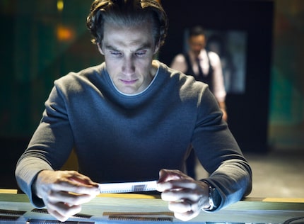 En esta imagen proporcionada por Netflix Eugenio Siller en una escena de la segunda...