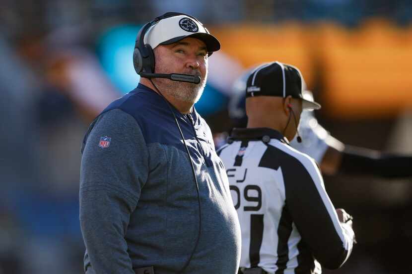 Dallas Cowboys head coach Mike McCarthy looks up at the scoreboard during the fourth quarter...