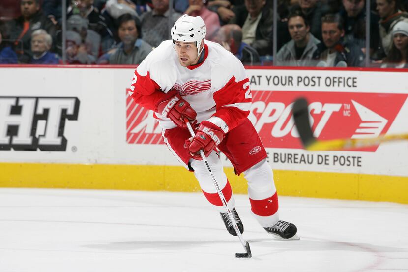 VANCOUVER, CANADA - NOVEMBER 13:  Jiri Fischer #2 of the Detroit Red Wings looks to make a...