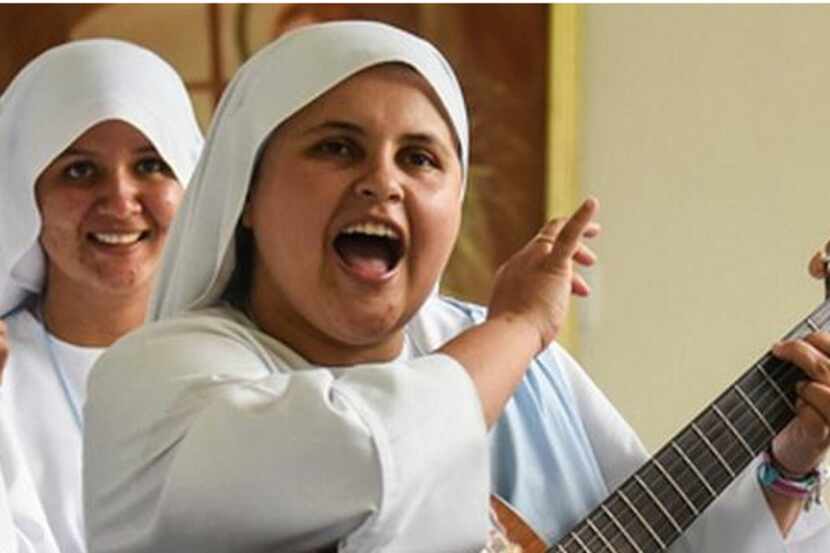 María Valentina de los Ángeles, una monja de Cali, Colombia, rapeará durante la visita del...