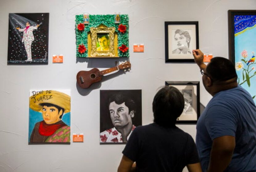 Arte local de Juan Gabriel es presentada en el Mercado 369, donde se llevó a cabo un...