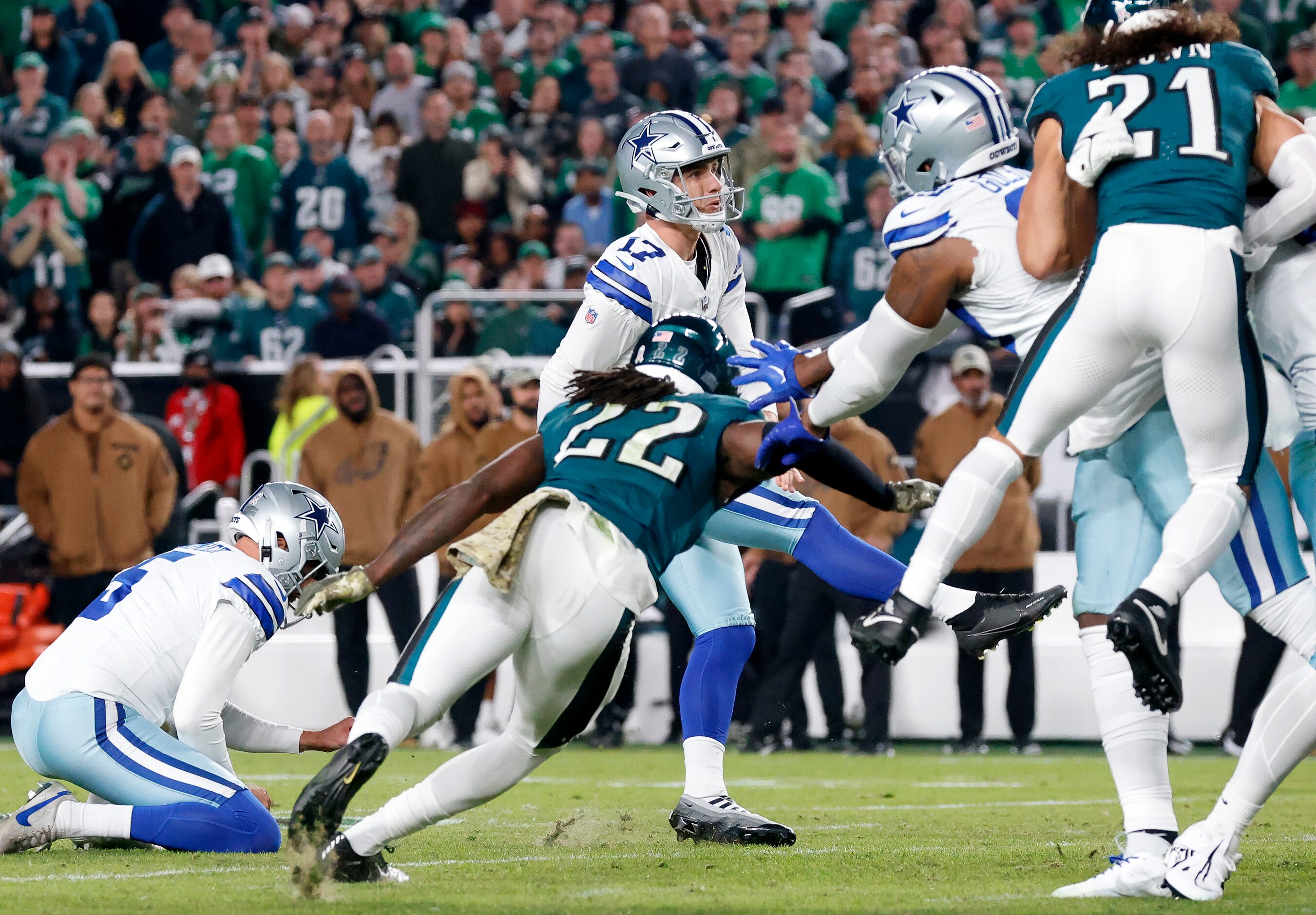 Dallas Cowboys place kicker Brandon Aubrey (17) watches his second quarter field goal...