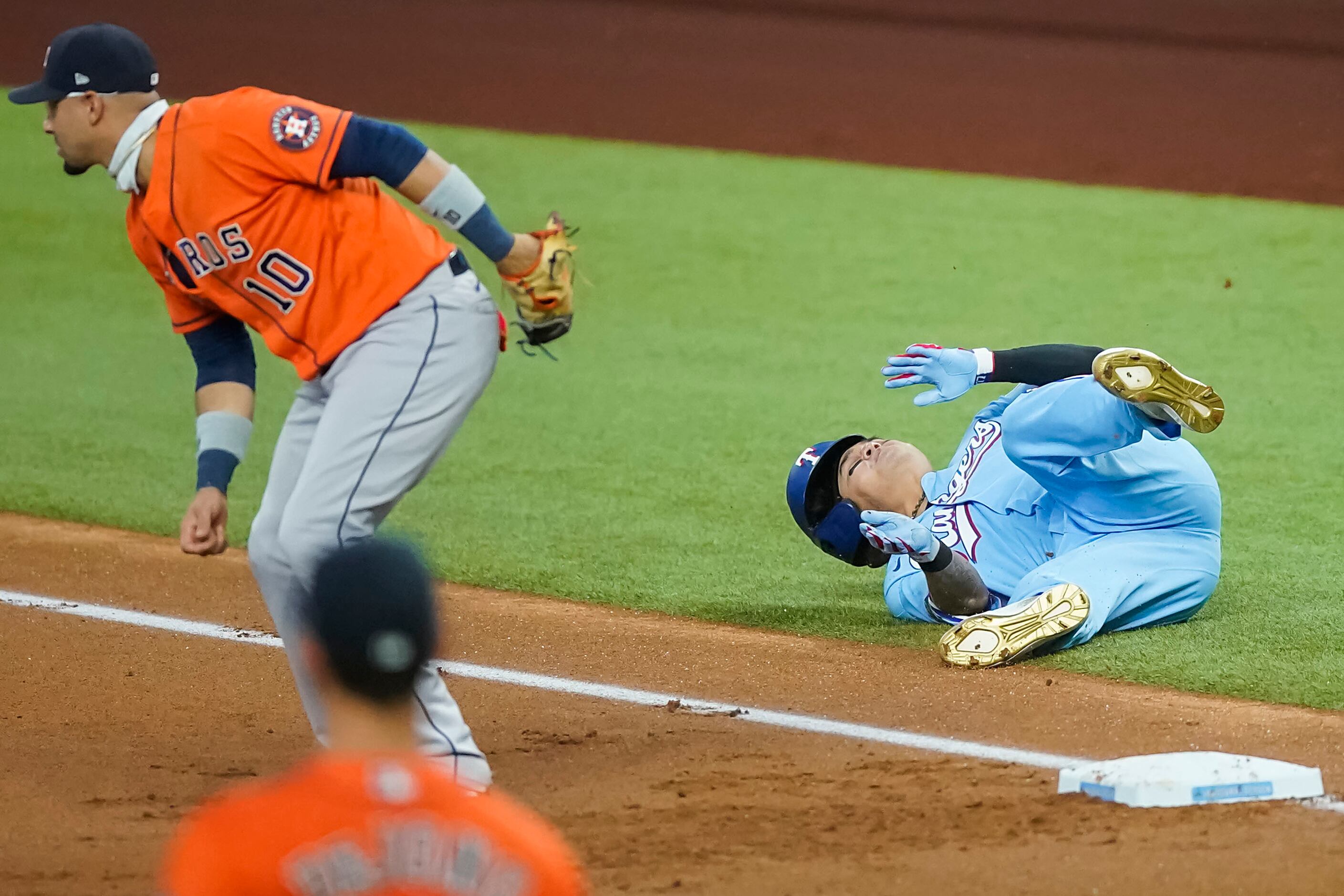 Photos: Shin-Soo Choo gives his all in Rangers 2020 season finale