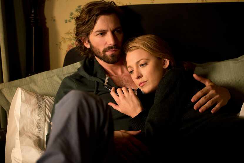 Michiel Huisman and Blake Lively in The Age of Adaline.