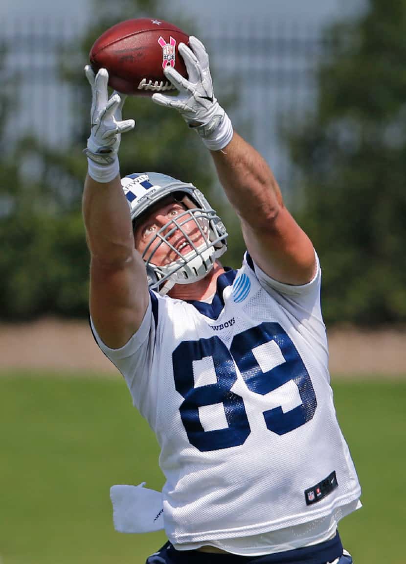 Dallas tight end Blake Jarwin (89) catches a pass during the Dallas Cowboys full-squad...