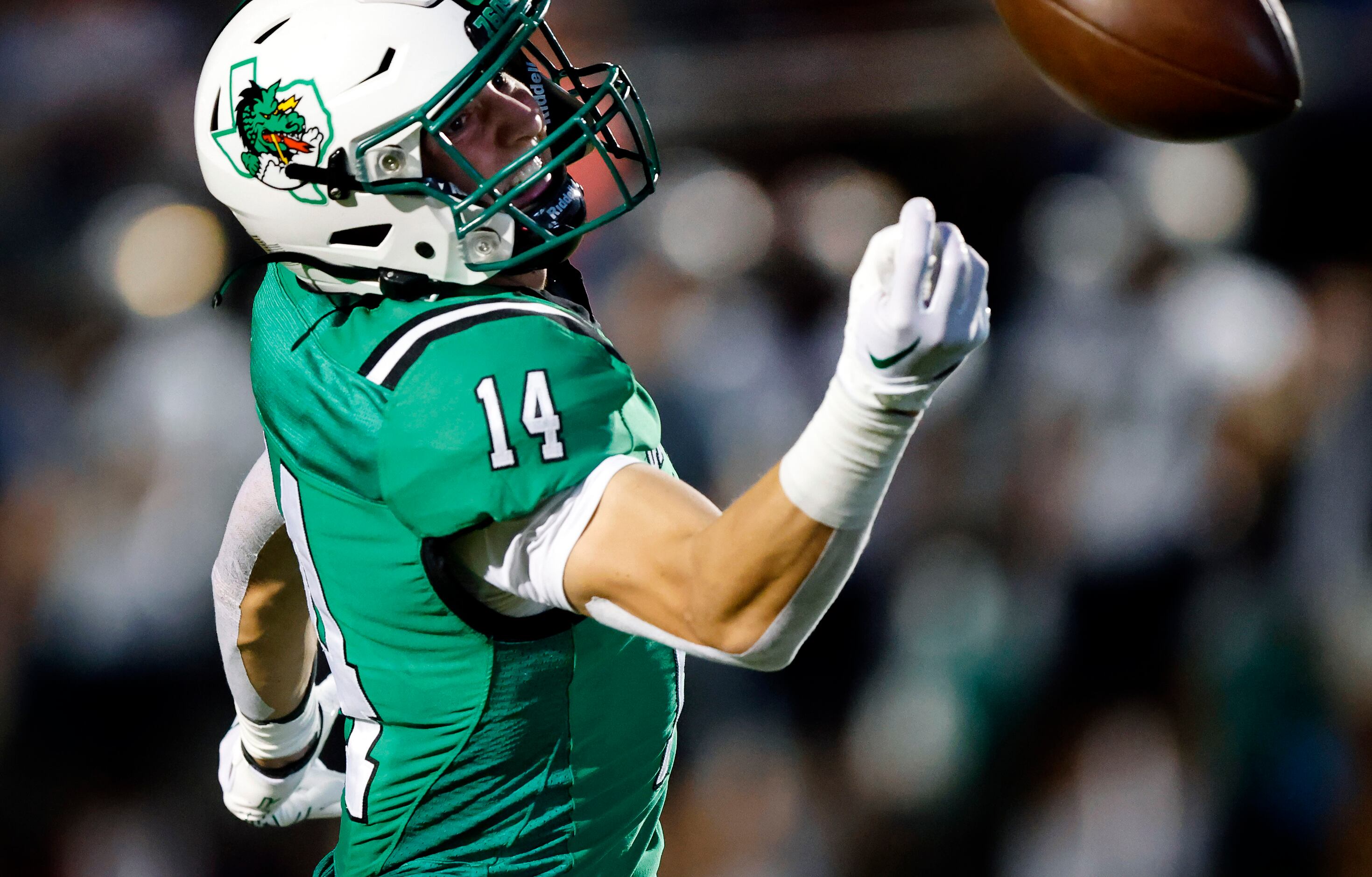 Southlake Carroll wide receiver Clayton Wayland (14) narrowly misses a touchdown pass in the...