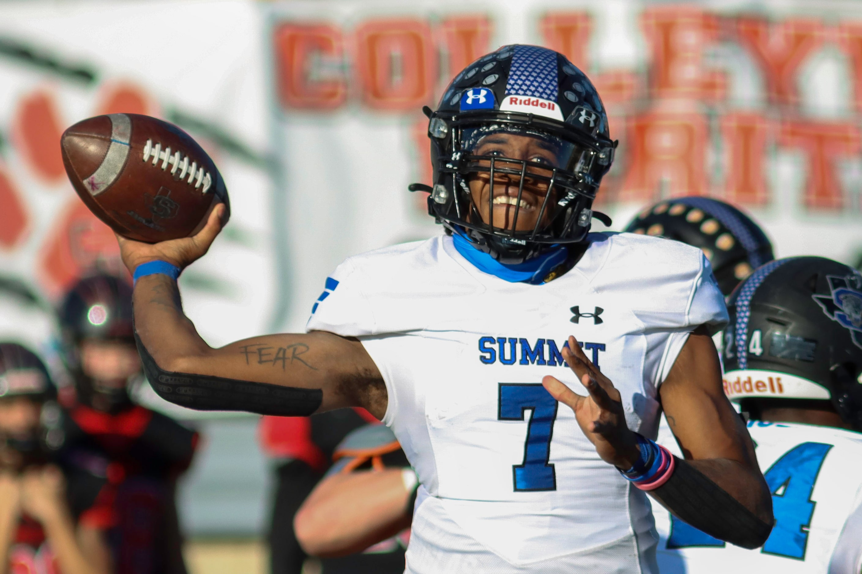 Mansfield Summit quarterback David Hopkins (7) throws a pass during the first half against...