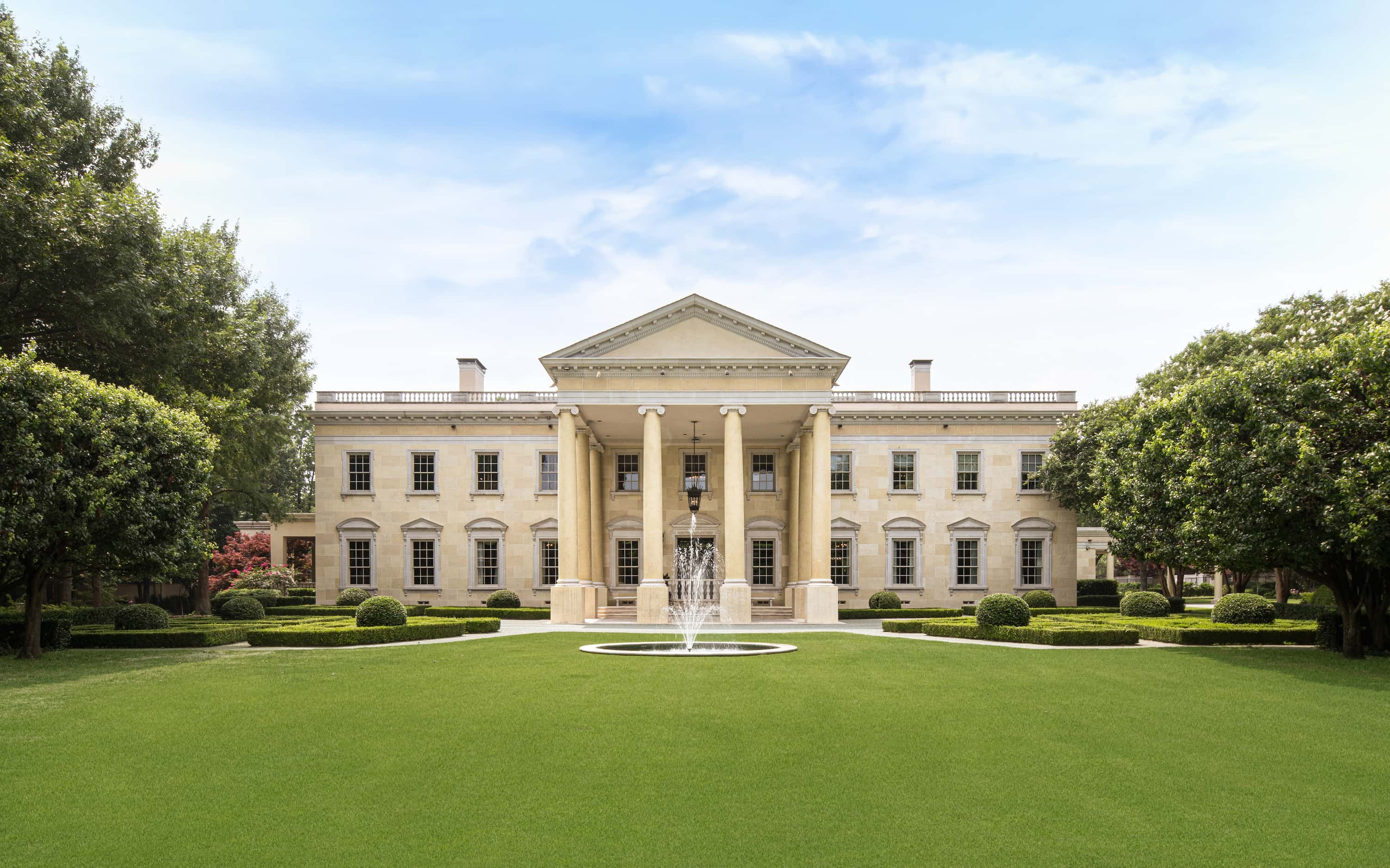Dubbed  The White House of Dallas , the mansion at 10777 Strait Lane is back on the market....