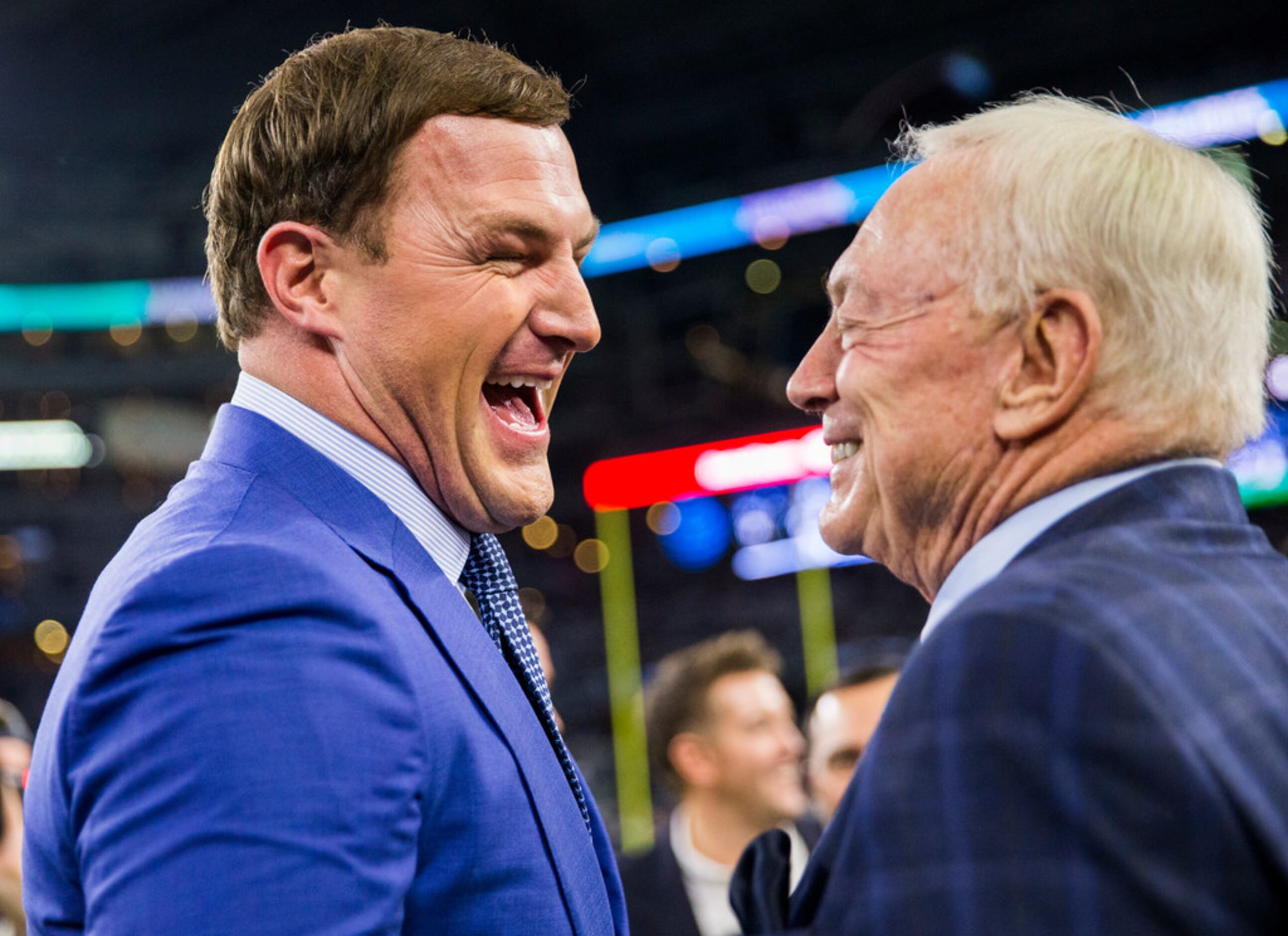 Jason Witten unretires and signs with Cowboys after disastrous