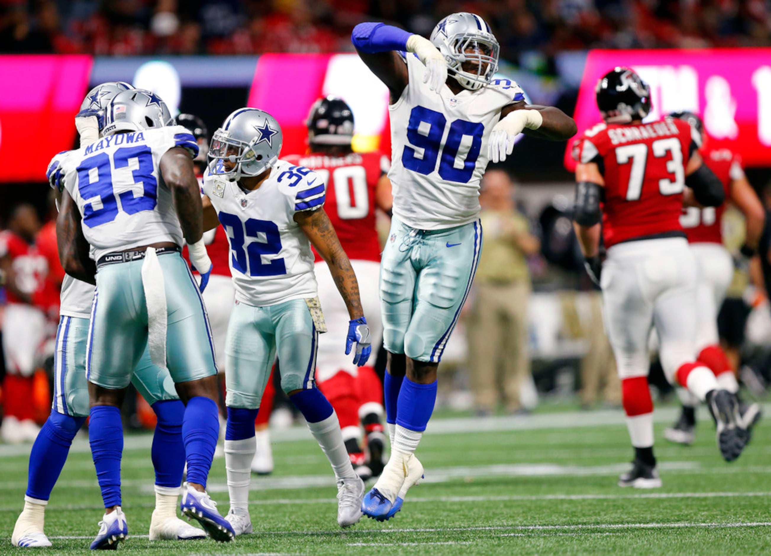 Could Cowboys Lose Free-Agent LB Sean Lee To the Giants