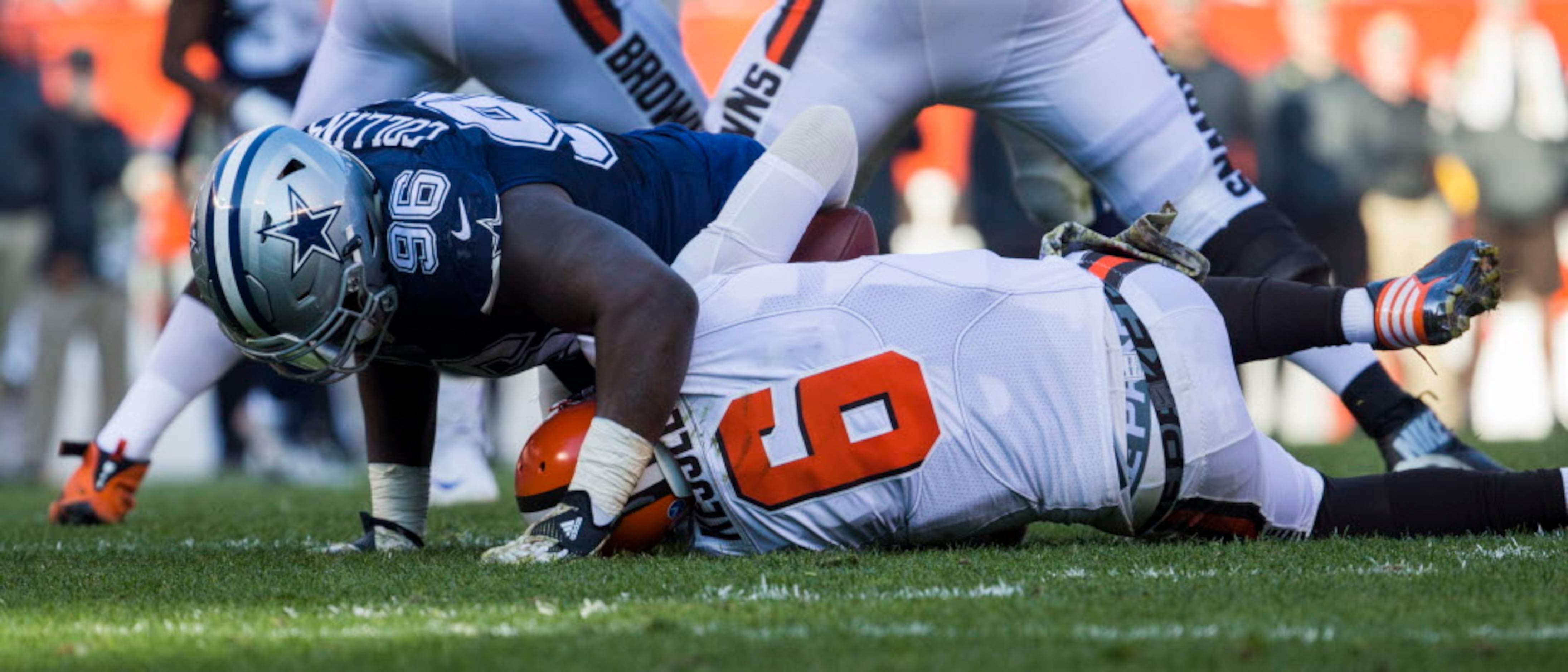 Browns' Cam Erving and Cowboys' David Irving Fight on Field