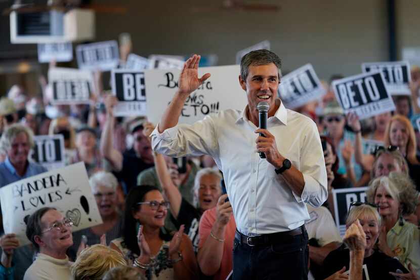 Texas Democratic gubernatorial candidate Beto O'Rourke speaks to supporters, Wednesday, Aug....