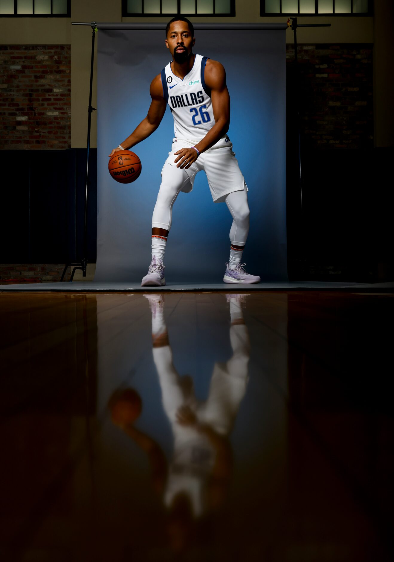 Dallas Mavericks’ Spencer Dinwiddie is photographed during the media day at American...