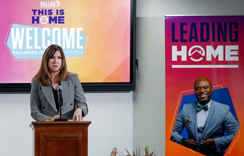 Stephanie Elizalde, superintendente de Dallas ISD, presentó las medidas de seguridad para...