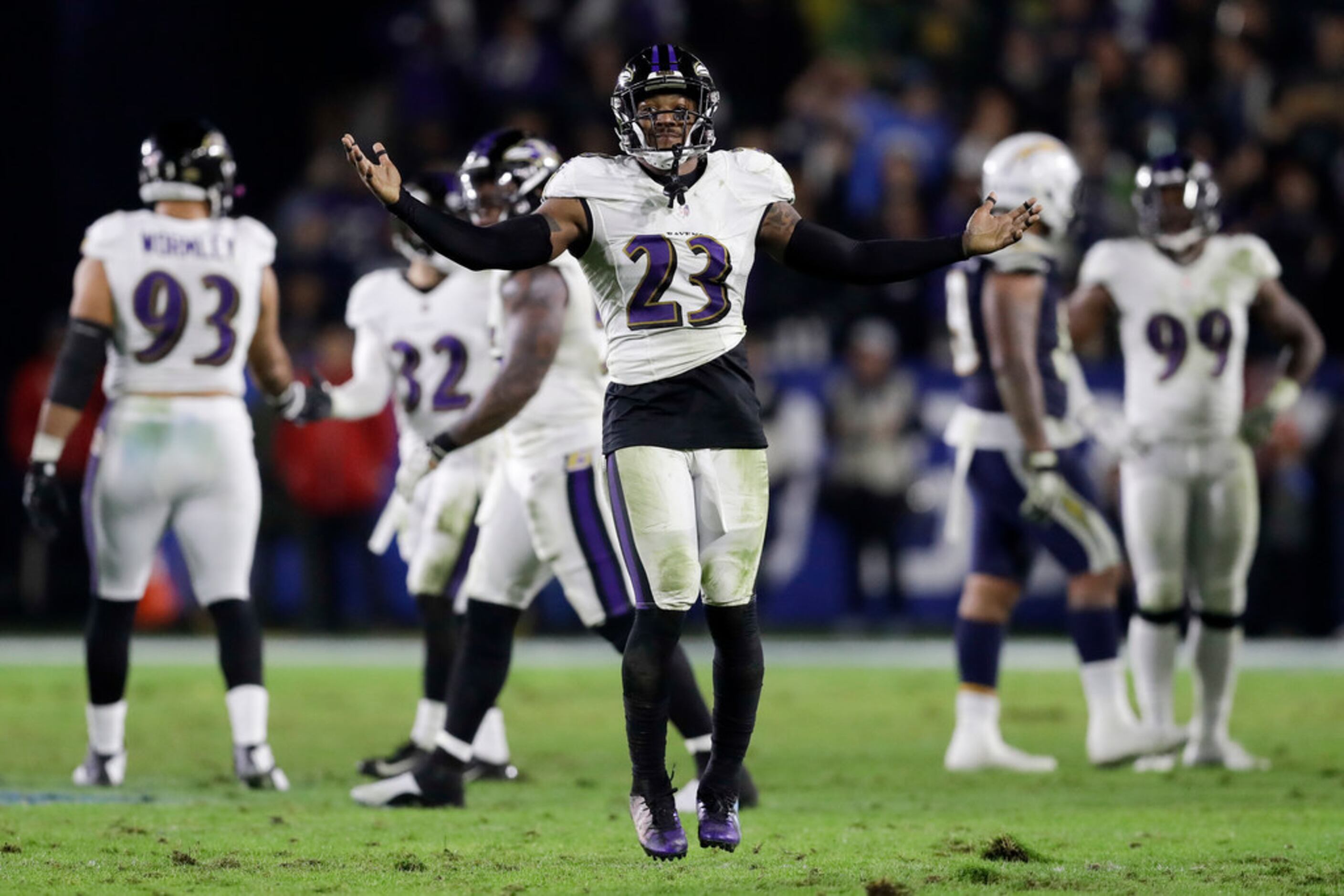 Baltimore Ravens safety Tony Jefferson II works out during the