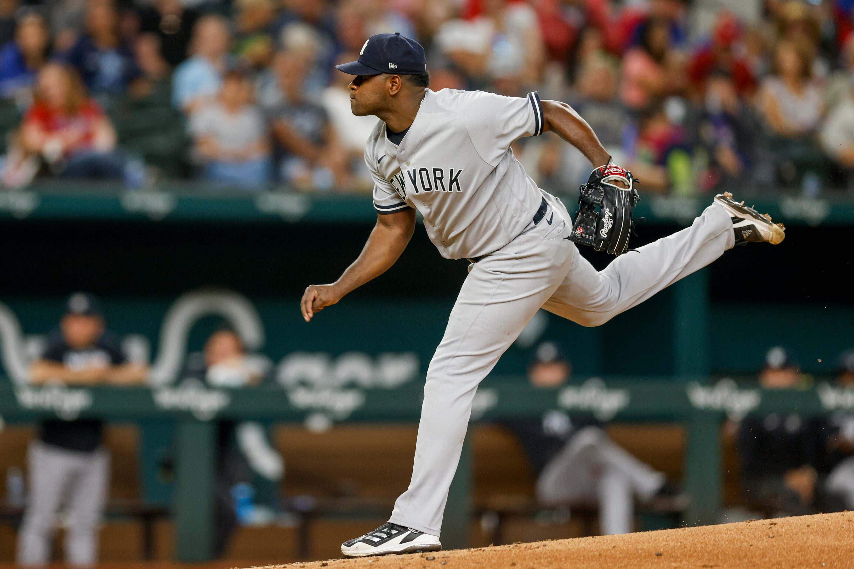 New York Yankees starting pitcher Luis Severino (40) delivers a pitch during the sixth...