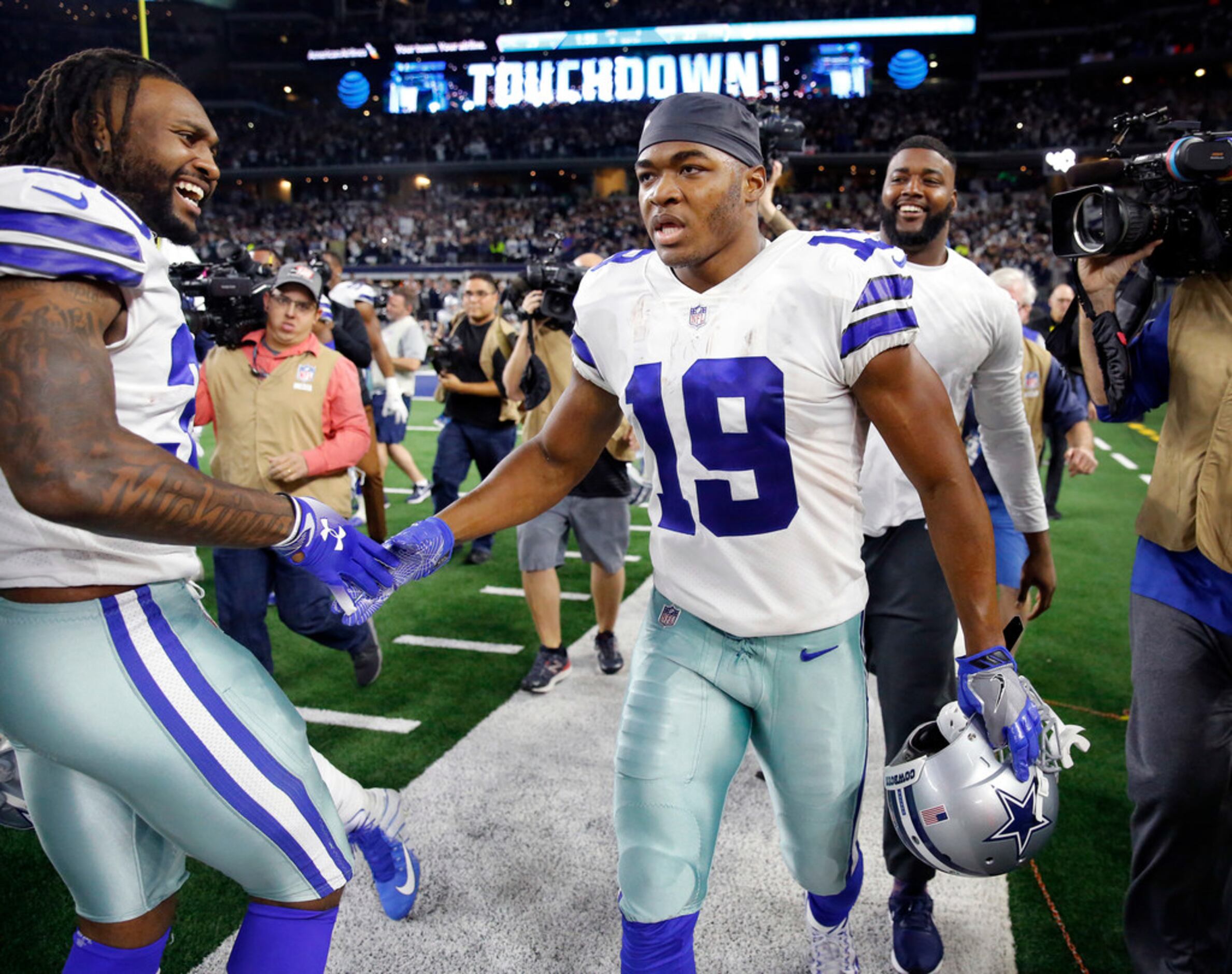 Prescott rallies Cowboys to OT win over Eagles, 29-23 - Los Angeles Times