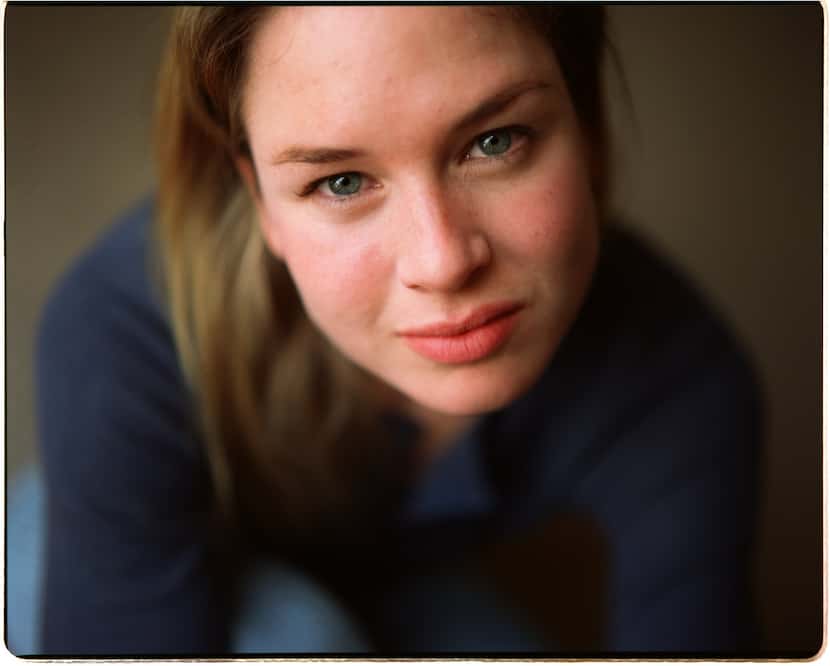 Renée Zellweger relaxes during a portrait session at The Mansion on Turtle Creek in 1998. 