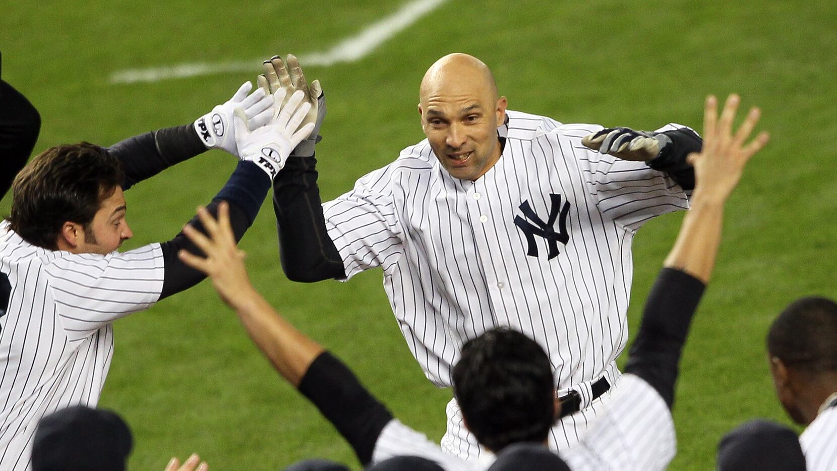 New York Yankees Agree to 1-Year Deal with LF Raul Ibanez