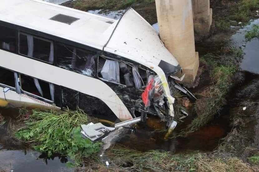 Personal de Protección Civil del Estado (PC) de Veracruz informó que un autobús de pasajeros...
