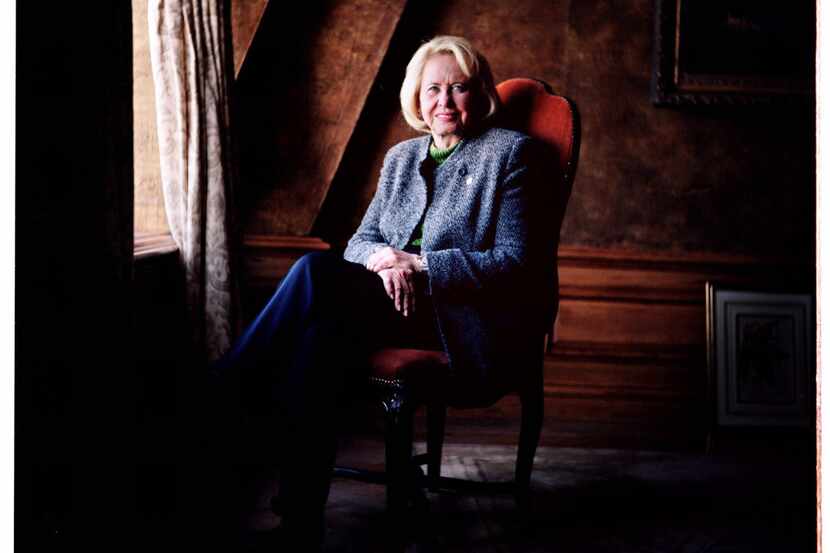 Liz Smith, photographed in 2000 at age 77. (Damon Winter/Dallas Morning News/TNS) 


NO...