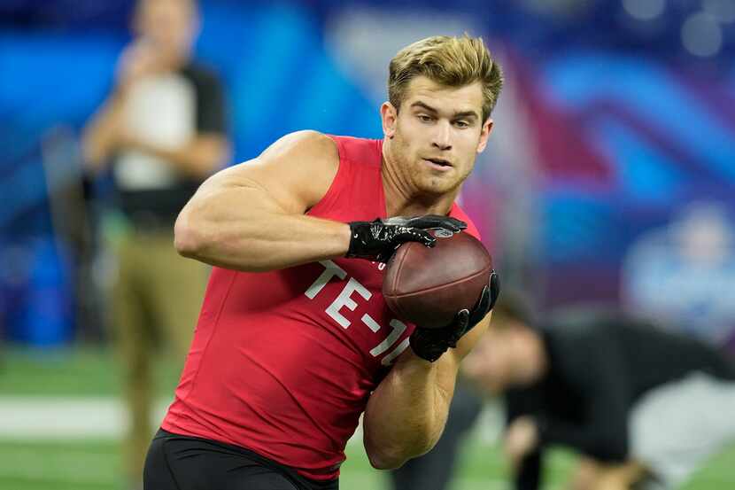 Notre Dame tight end Michael Mayer runs a drill at the NFL football scouting combine in...