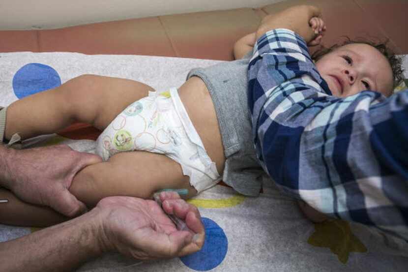 Recomiendan que los niños reciban la primera dosis de la vacuna contra la papera entre los...