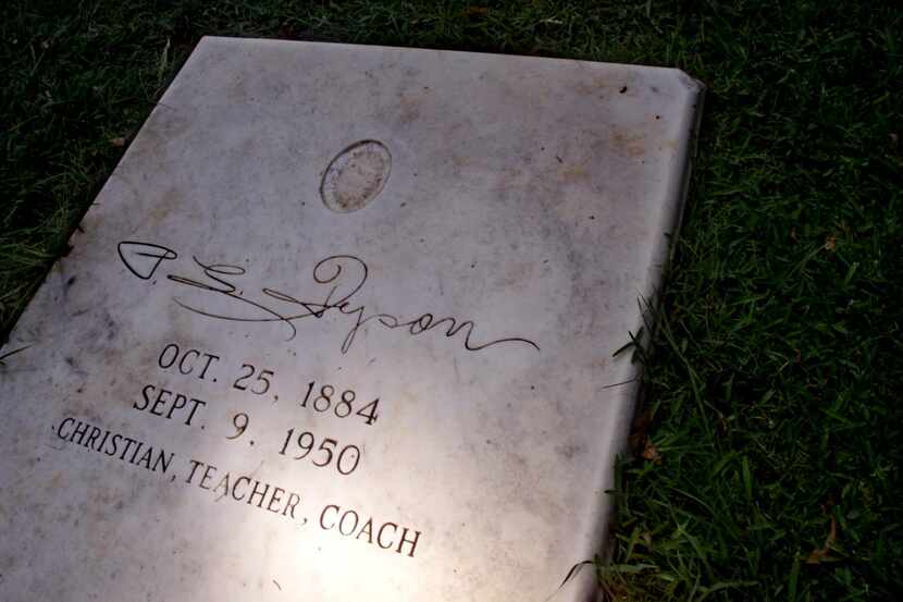 (8/30/99) The grave of Paul Tyson at Oakwood Cemetery in Waco, Tx. reads ' Christian,...