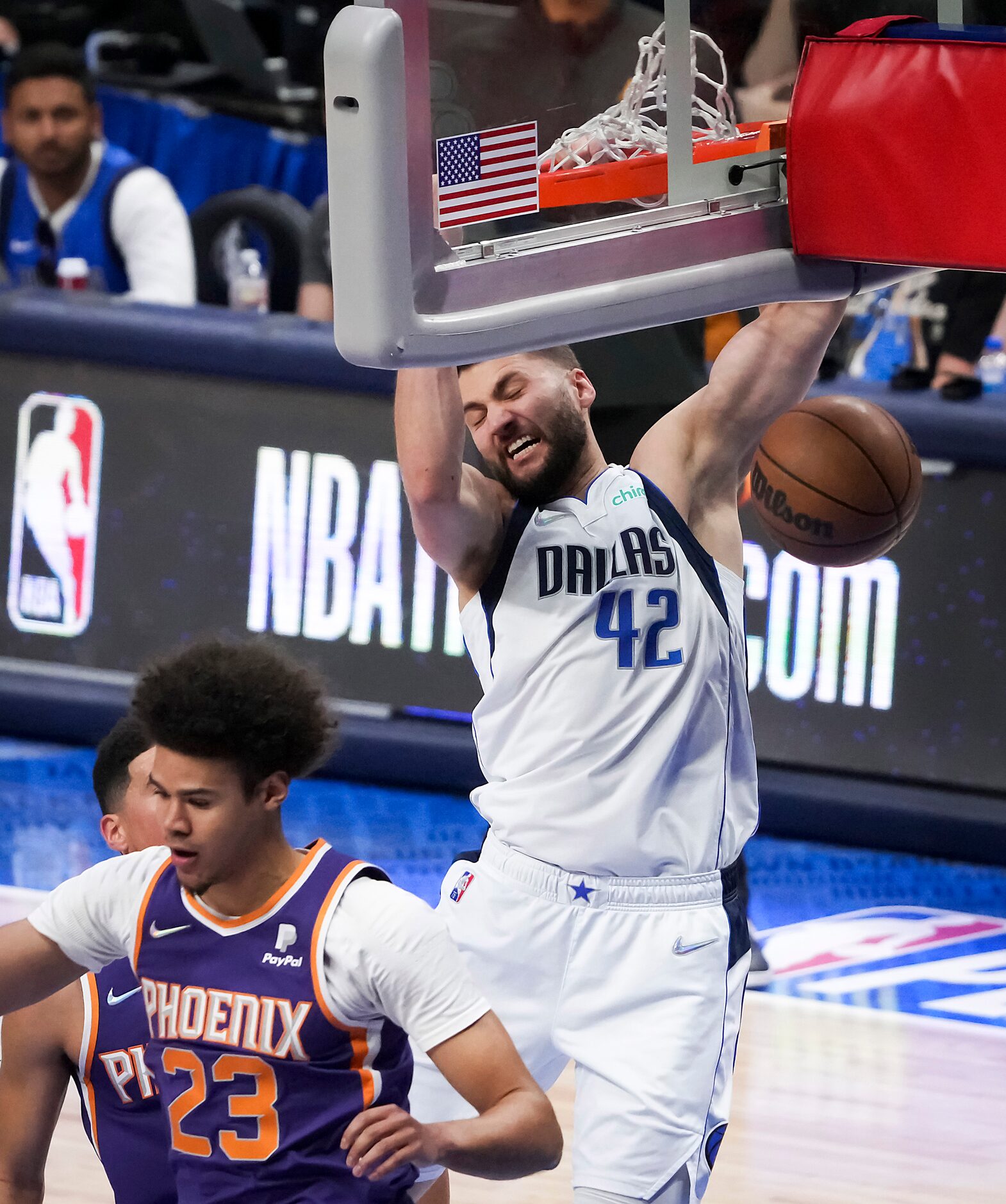 Dallas Mavericks forward Maxi Kleber (42) dunks the ball past Phoenix Suns forward Cameron...