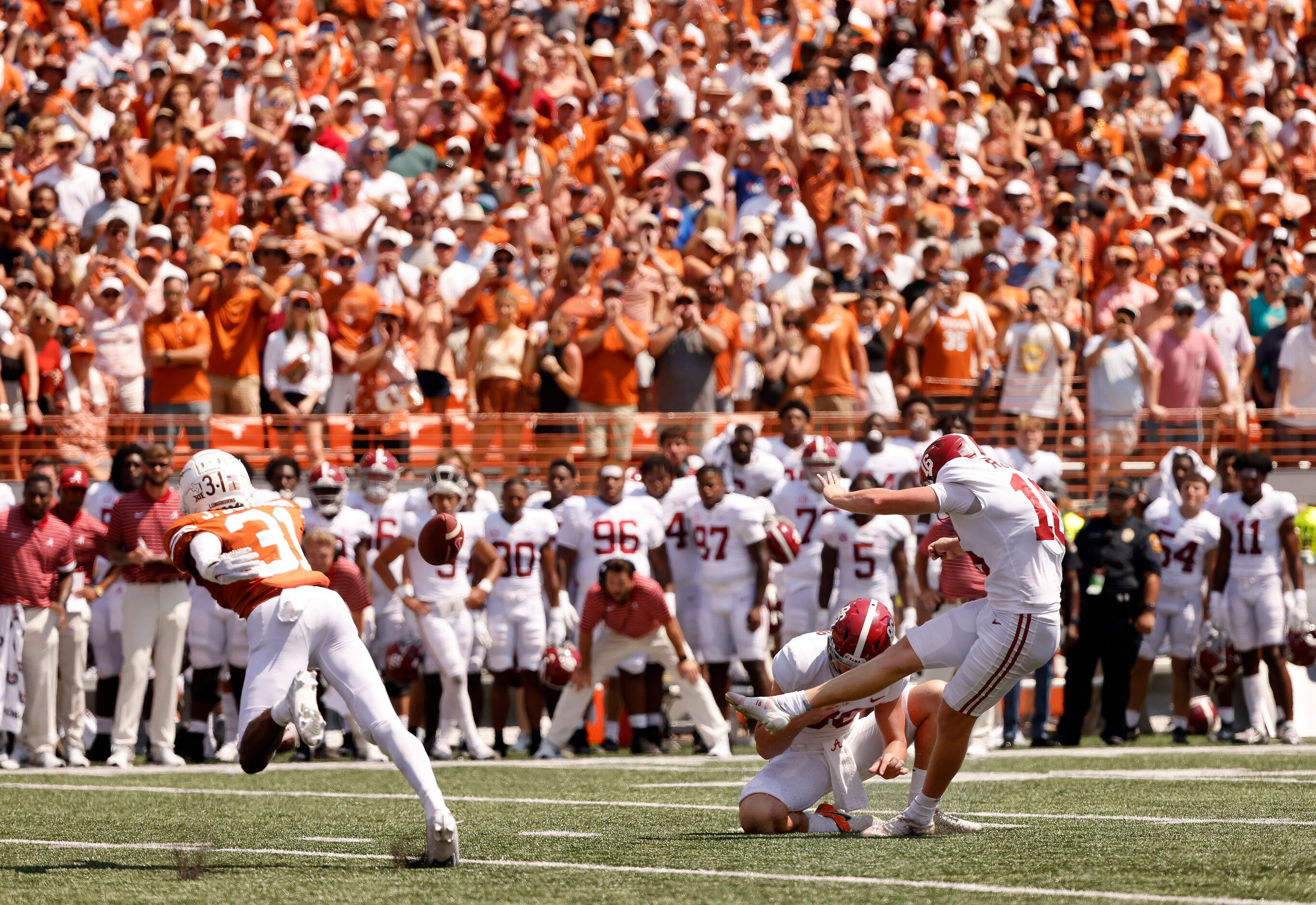 Alabama Crimson Tide place kicker Will Reichard (16) kicks the winning field goal late in...