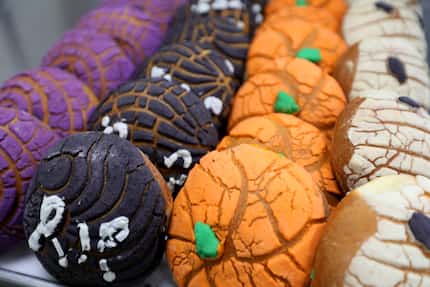 Del Norte Bakery disfraza sus conchas para Halloween. 
