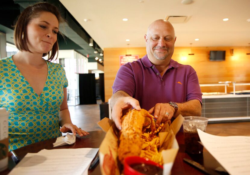 Dallas Morning News Texas Rangers writer Evan Grant tries the new Fowl Pole, a two-pound...