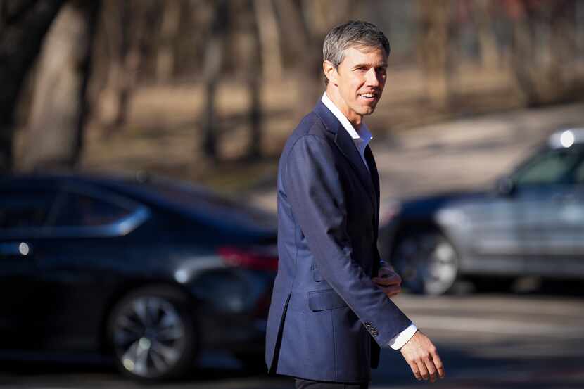 Beto O’Rourke, precandidato para gobernador de Texas, espera contender contra Greg Abbott en...