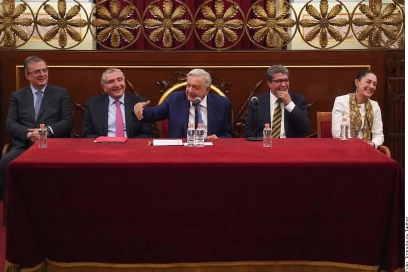 De izquierda a derecha, Marcelo Ebrard, Adán Augusto López, Andrés Manuel López Obrador,...