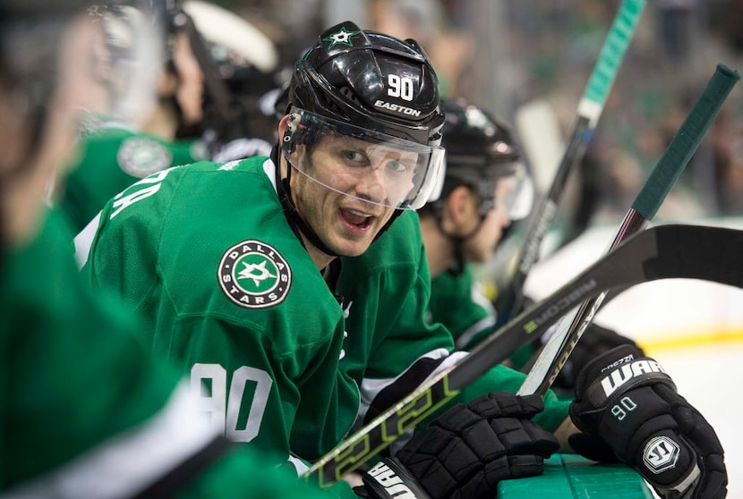 Dec 27, 2015; Dallas, TX, USA; Dallas Stars center Jason Spezza (90) watches his team take...