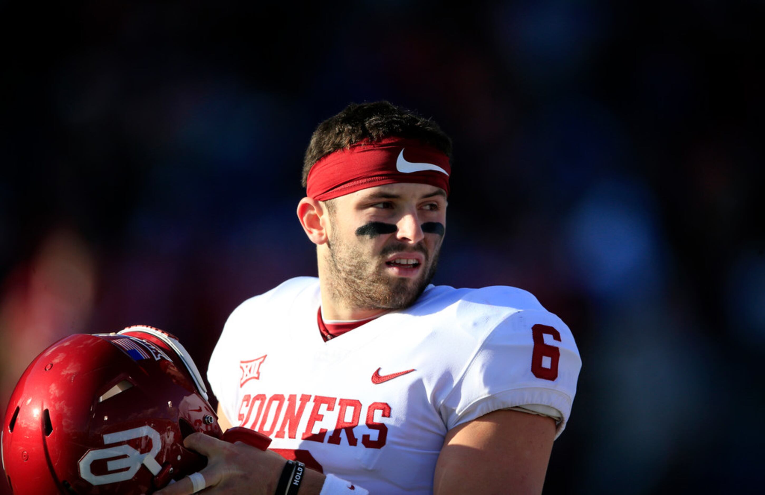 WVU vs. Oklahoma: Baker Mayfield suspended for 2 offensive plays (1 drive)  