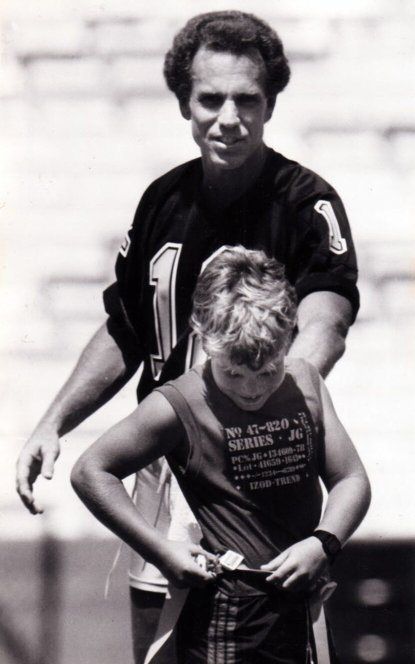 June 8, 1985 - In the 99-degree heat of the Cotton Bowl, former Dallas Cowboys tried to...